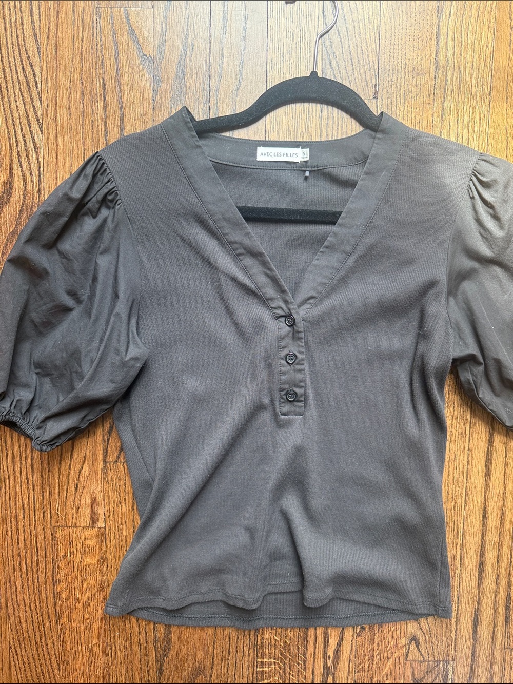 Avec Les Filles Black V-Neck Puff Sleeve Button Top - True Black